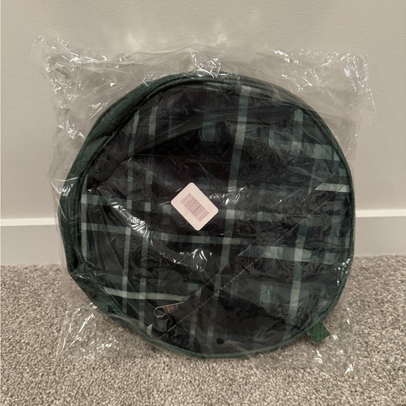 English Laundry Duffle Bag - Picture 2 of 3